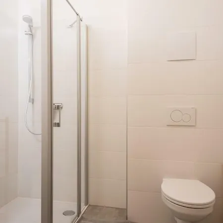 City-Apartment Lendviertel - Private Parking Garage *